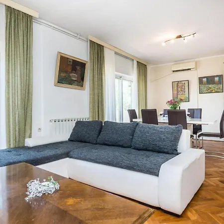 Holiday home 8 Bedroom Gorgeous In Kozino