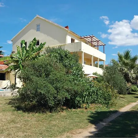 8 Bedroom Gorgeous In *