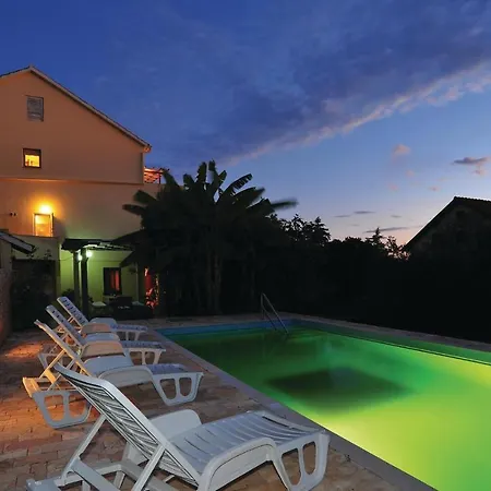 8 Bedroom Gorgeous In *