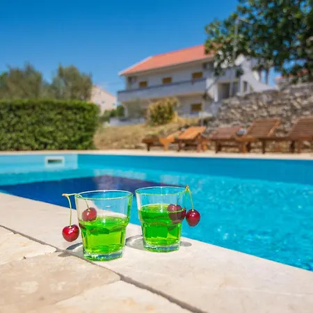 Holiday home 8 Bedroom Gorgeous In Kozino