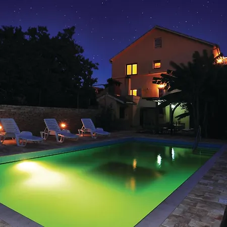 8 Bedroom Gorgeous In *